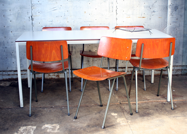 Industrial Vintage Friso Kramer Facet tafel, Ahrend x 170 –
