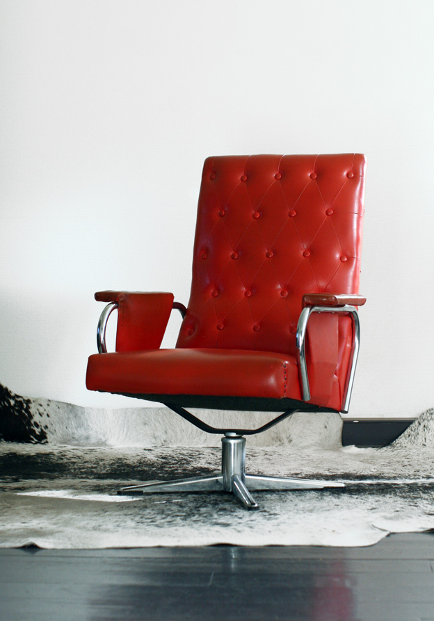 Geweldige Retro draaistoel – fauteuil jaren 60 – Dehuiszwaluw