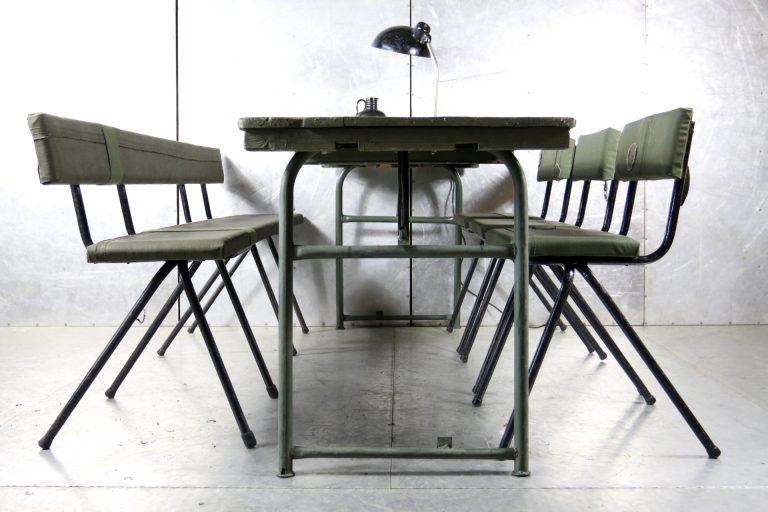 Uniek! Industrieel Vintage Army Leger Schoolstoel banken