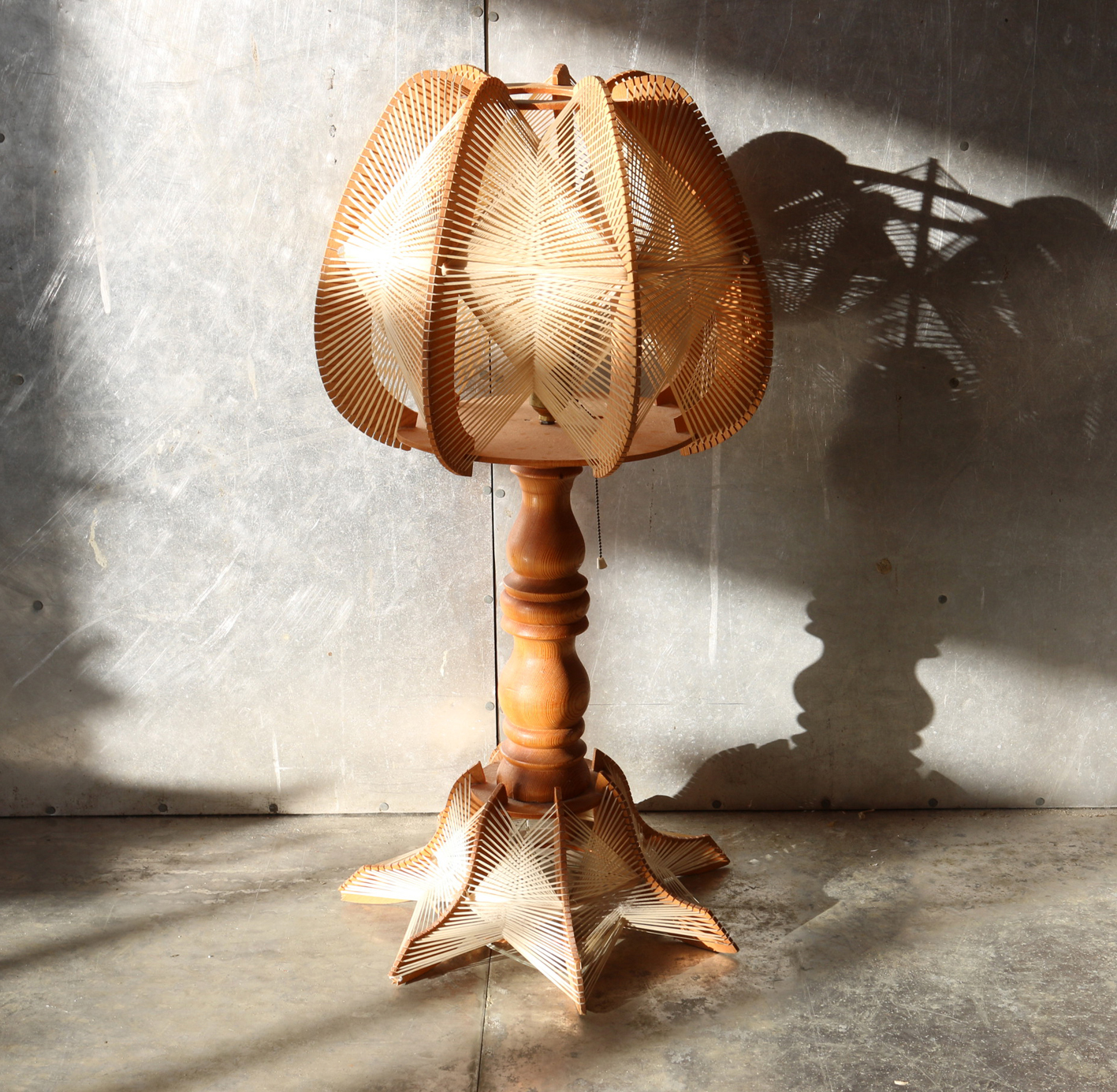 Doe een poging verlangen Vechter Zeldzame XL Scandinavische Raffia houten lamp jaren 60 – Dehuiszwaluw