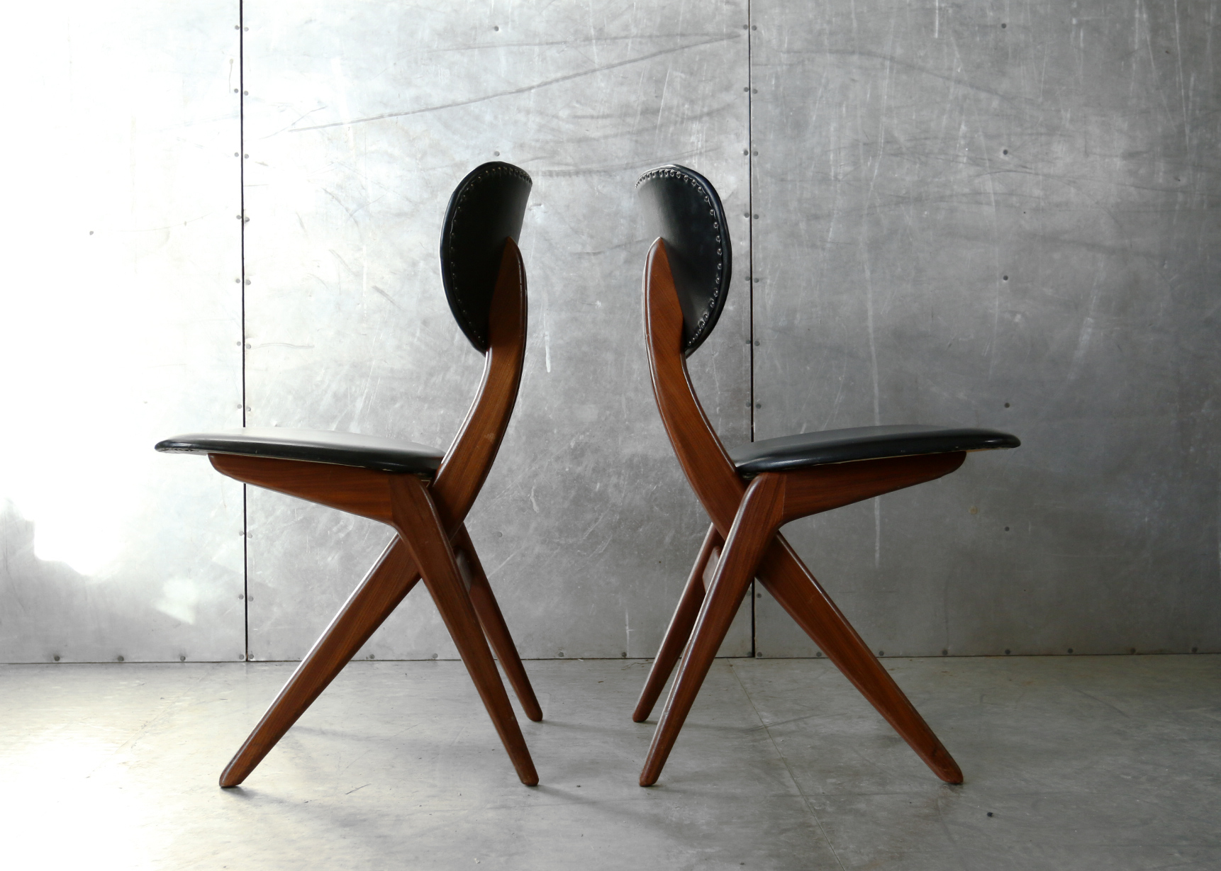 historisch Vriend Ashley Furman Vintage Design Louis van Teeffelen Webe stoelen jaren 50 – Dehuiszwaluw