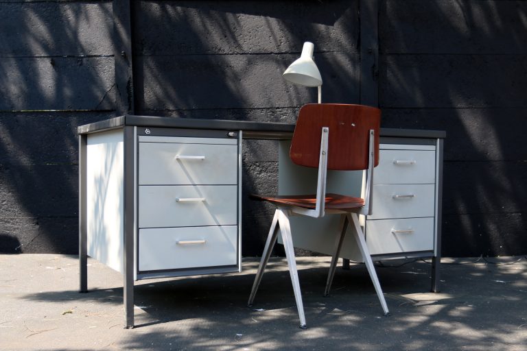 Industriele Vintage Gispen Bureau Andre Cordemeyer AZ 1966
