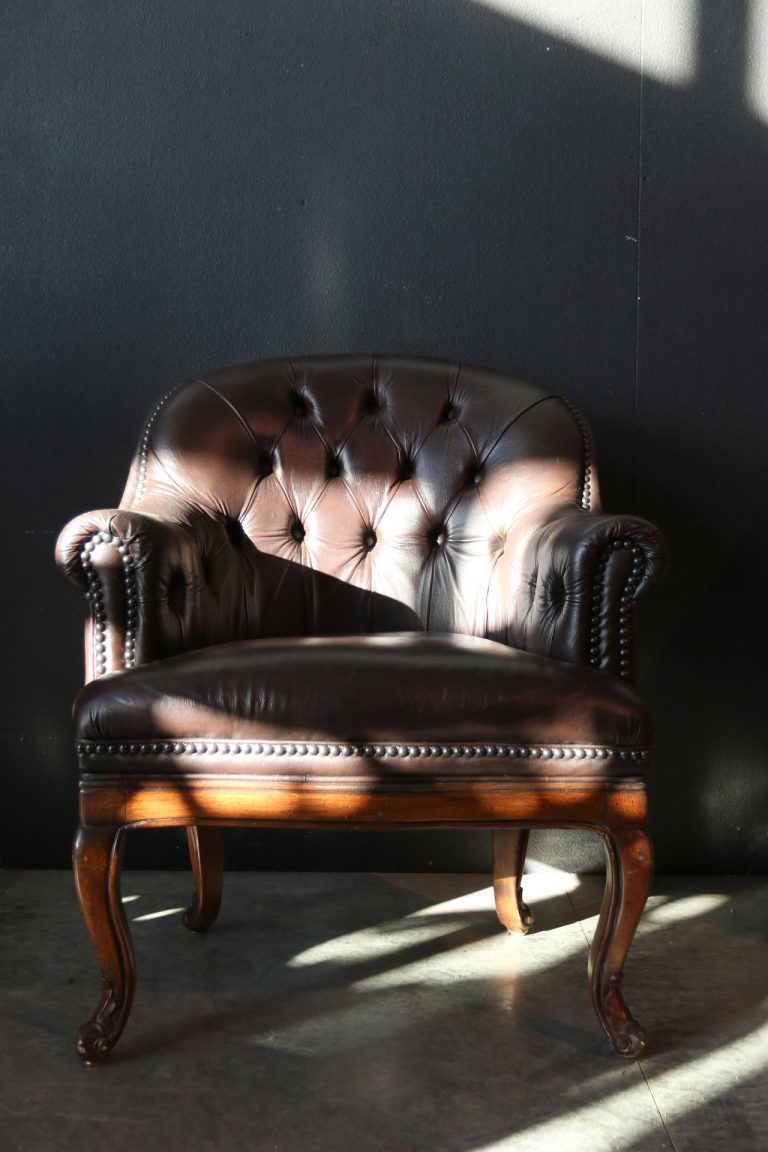 TOP Vintage Eclectisch leren gecapitonneerde fauteuil