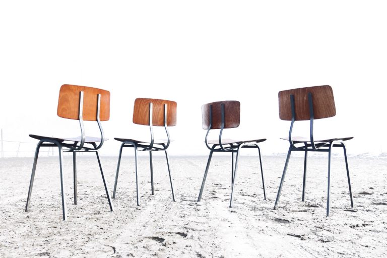 Industrieel Vintage Vroege Obo Eromes schoolstoelen jaren 50
