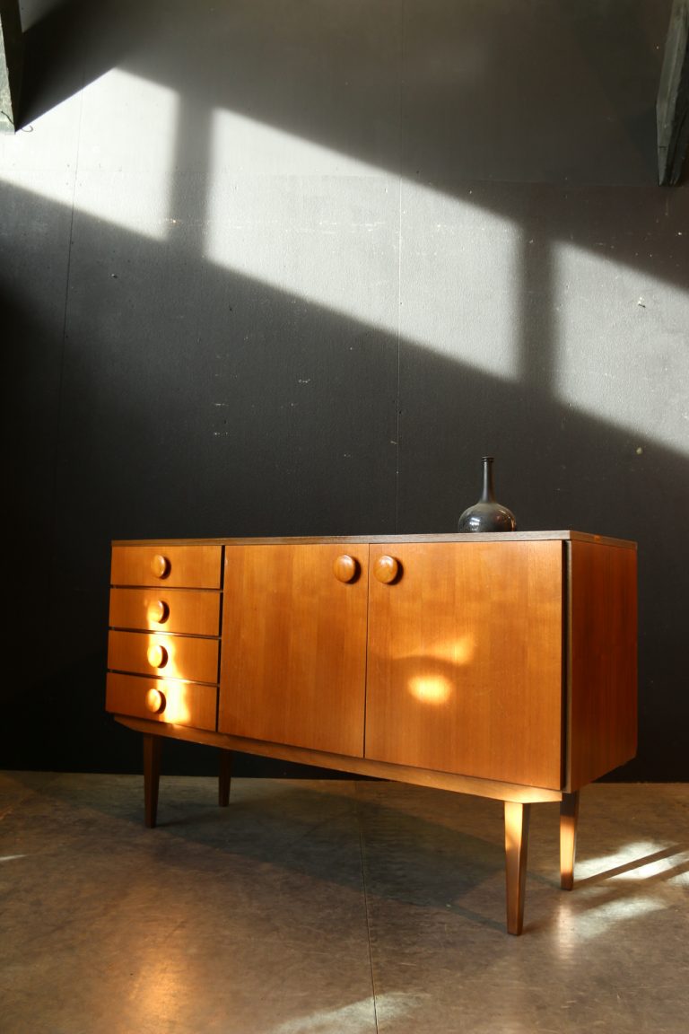 Vintage Design Dressoir Ronde Knoppen Jaren 60