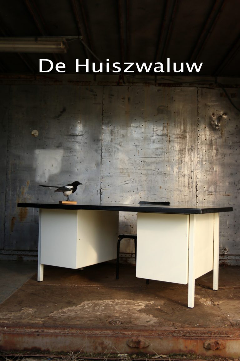 Industrieel Vintage Ahrend Oda jaren 60 Bureau Zwart Wit
