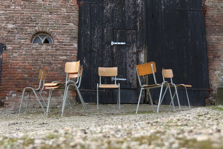 Industrieel Vintage Schoolstoelen Grijs-wit frame jaren 60