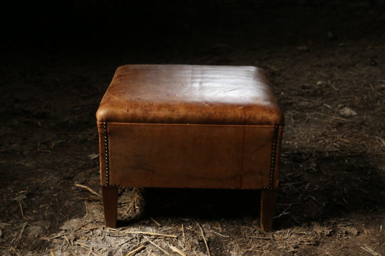 Vintage Schapenleer Hocker Nico van Oorschot