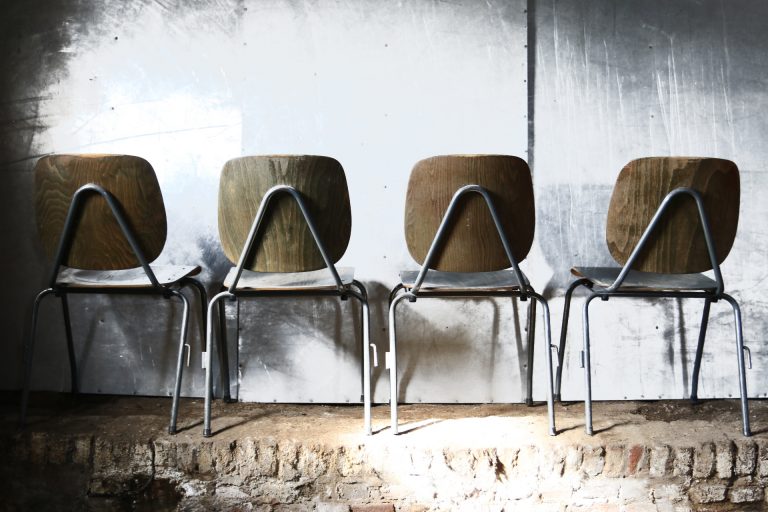 Industrieel Vintage Schoolstoelen Kho Liang Ie Aardegroen Grijs