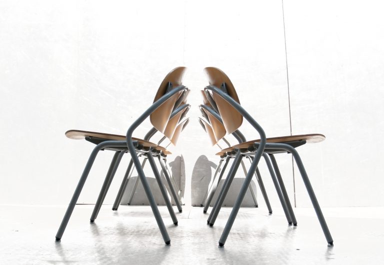 Partij Industrieel Vintage Schoolstoelen Rug met boog