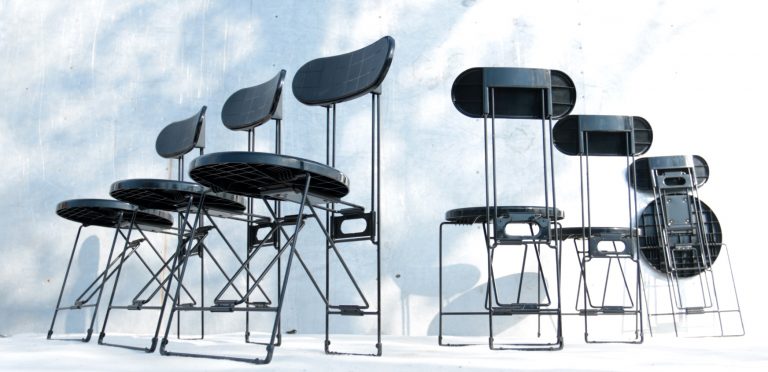 Cricket Chairs Andries van Onck & Kazuma Yamaguchi voor Magis 1983