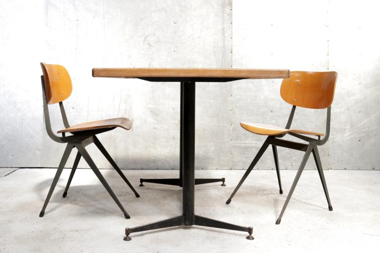 Industrieel Vintage metalen v-vorm tafels jaren 60
