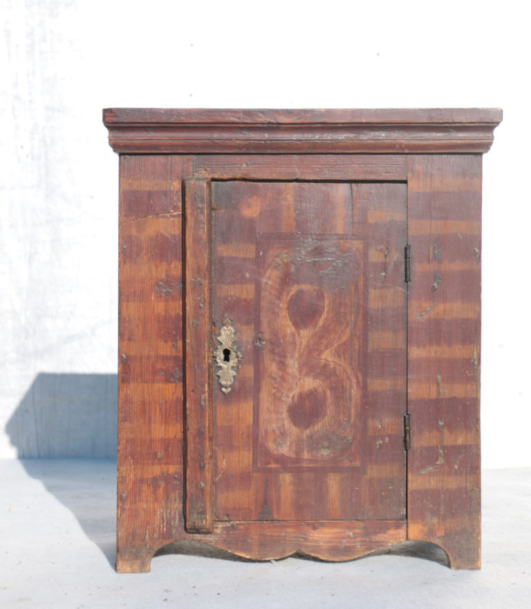Wabi Sabi Kastje met oude schilderingen 19e eeuw