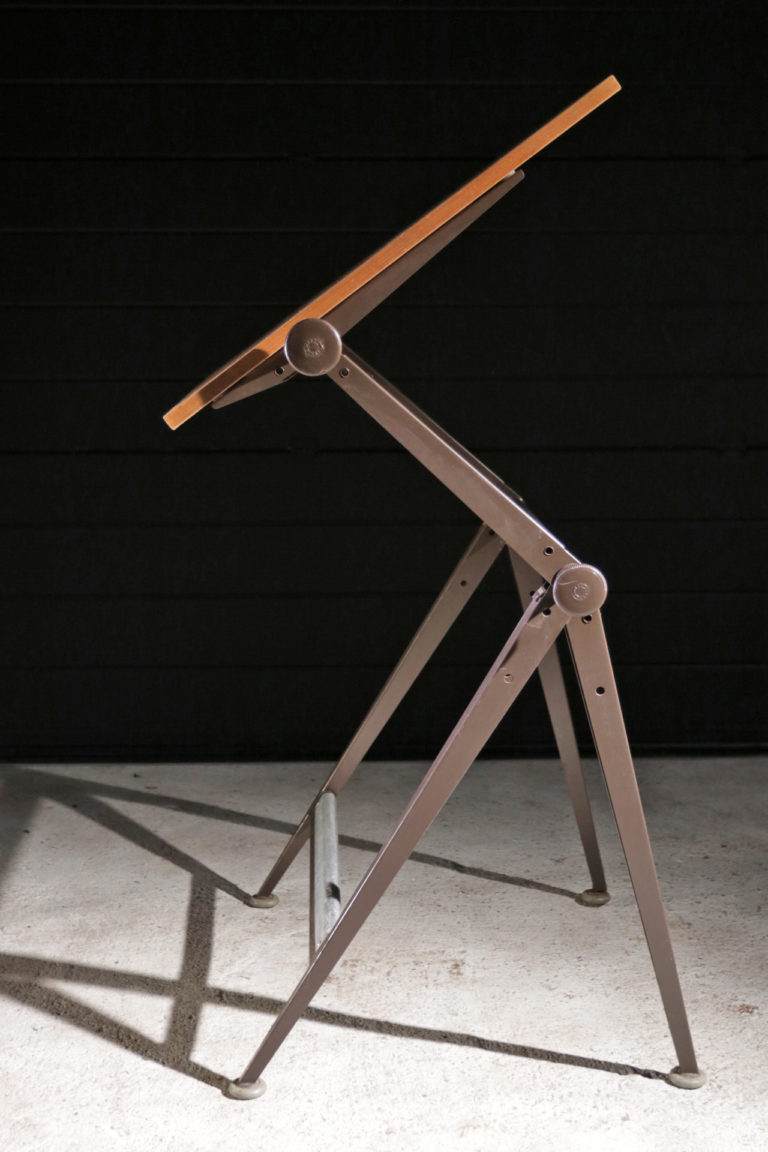 Reply drawing table Friso Kramer – Wim Rietveld Ahrend brown frame