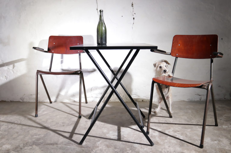 Industrieel Design Pagholz Schoolstoelen V-vorm armleuning