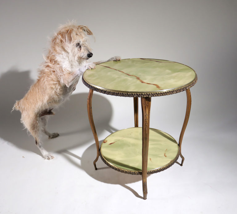 Hollywood Regency stijl bijzettafel gemarmerde bladen