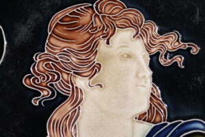 Frans majolica art nouveau Jugendstil wandbord met vrouwenportret – foto 6
