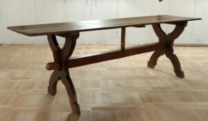 17e-eeuwse Franse eiken kloostertafel schragentafel – foto 1