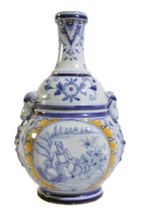 Faience vaas Nevers Gabriel Montagnon 1915 met ramskoppen – foto 4