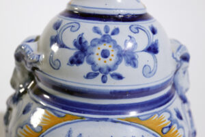 Faience vaas Nevers Gabriel Montagnon 1915 met ramskoppen – foto 10