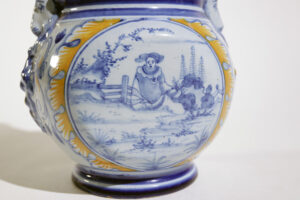 Faience vaas Nevers Gabriel Montagnon 1915 met ramskoppen – foto 11
