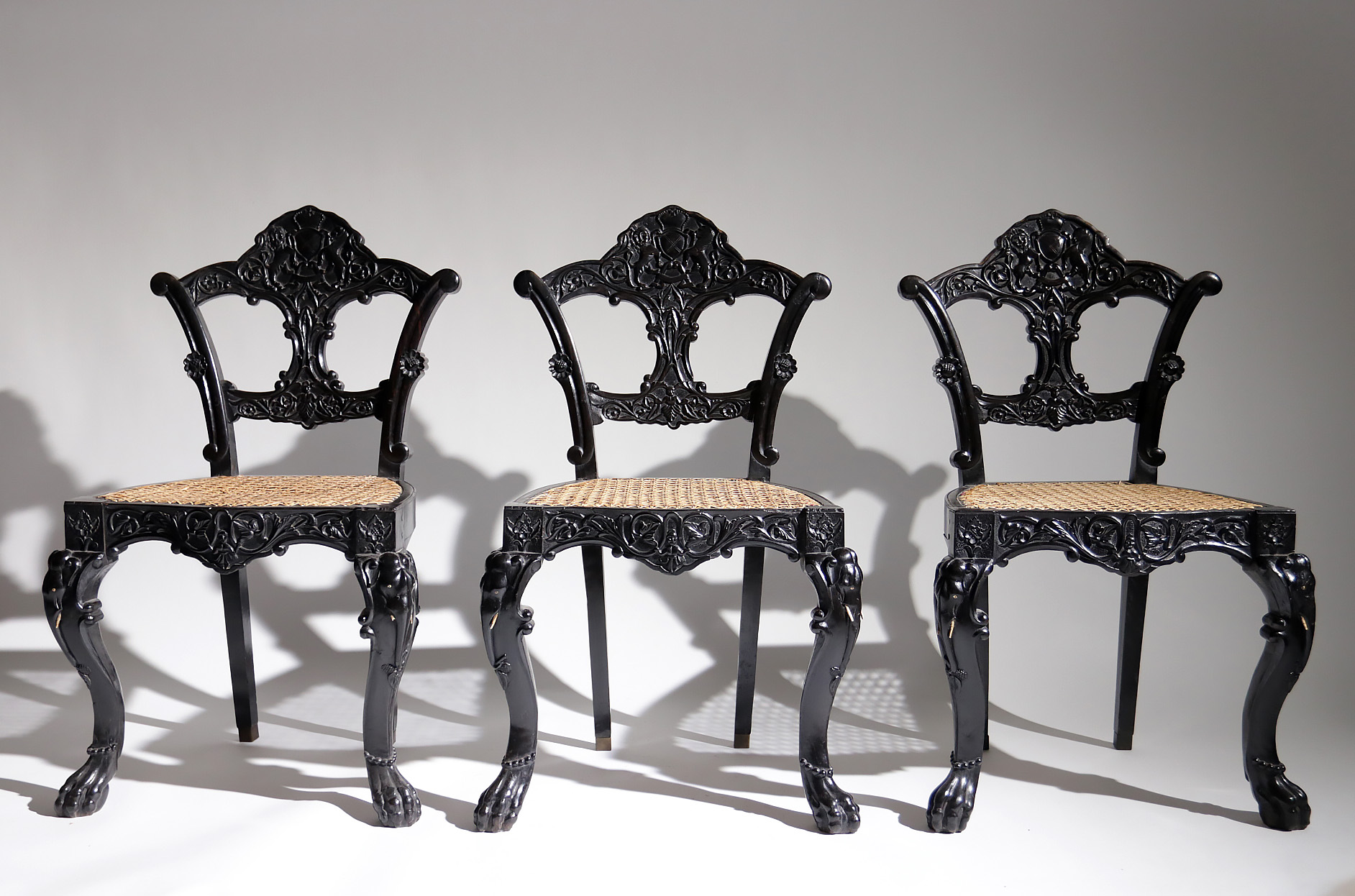 Ebbenhouten Anglo-Indische rococo revival stoelen Ceylon – foto 1