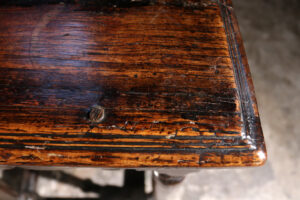 17e-eeuwse eiken joint stool met gedraaide poten – foto 4