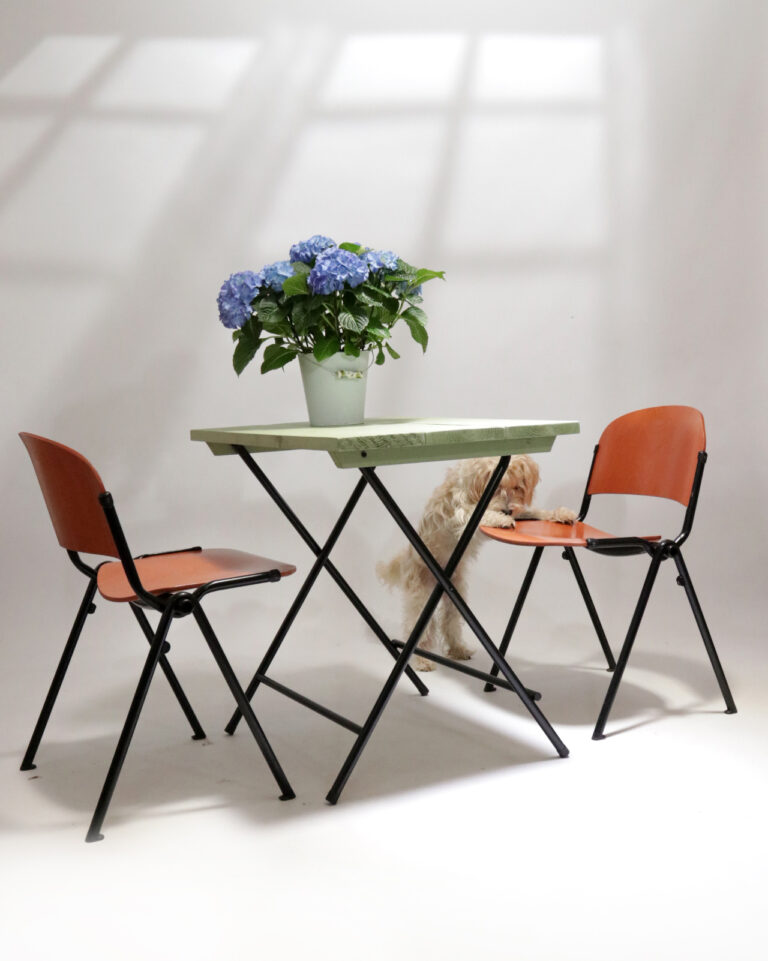 Kleine Partij Design Stoelen Zwart V-vorm frame jaren 90