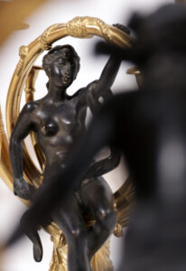 Paar Franse Empire kandelaars verguld brons 1810 – foto 4