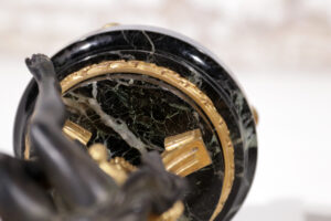 Paar Franse Empire kandelaars verguld brons 1810 – foto 9