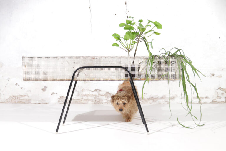 Vintage Design Geperforeerd staal Plantenbak Pilastro Artimeta