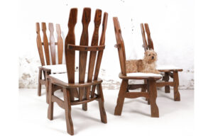 Brutalist eiken eetkamerstoelen bouclé jaren 70 – foto 4