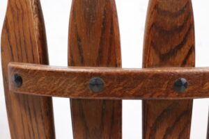 Brutalist eiken eetkamerstoelen bouclé jaren 70 – foto 7