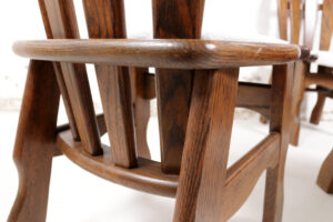 Brutalist eiken eetkamerstoelen bouclé jaren 70 – foto 19