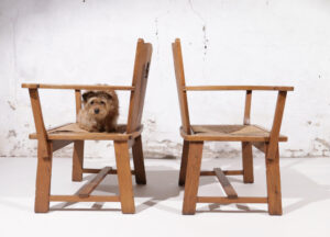 Paar brutalist eiken troonstoelen biezen zitting jaren 30 – foto 5