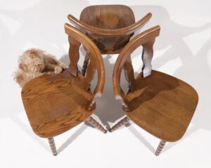 Mid-century brutalist stoel met boogvormige uitsparingen en gedraaide poten – foto 4