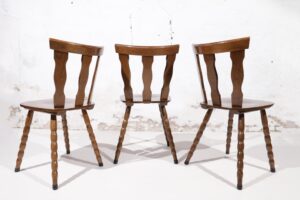 Mid-century brutalist stoel met boogvormige uitsparingen en gedraaide poten – foto 5