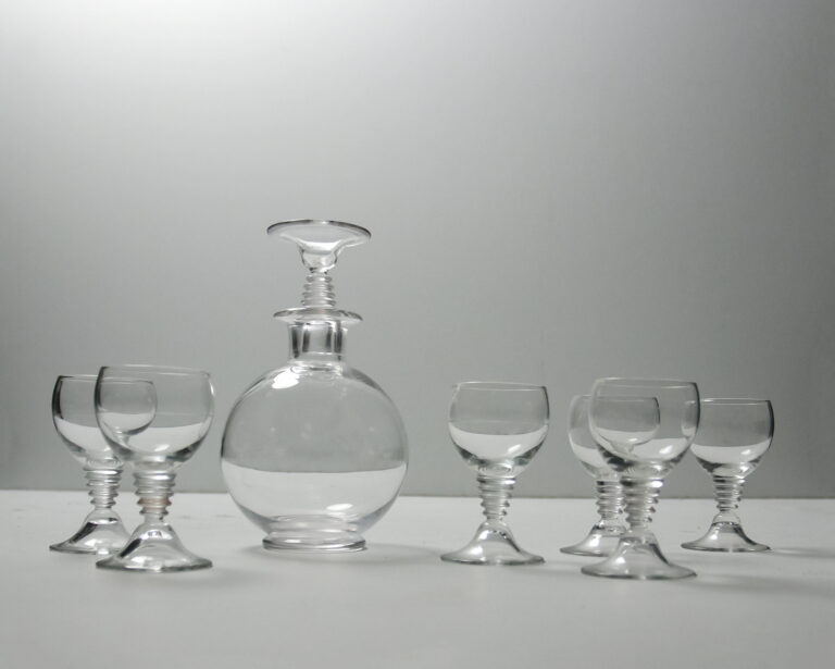 Set of 7 Art Deco “Traditie” W.J. Rozendaal 1932-’33 Decanter and 6 glasses