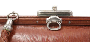 Klein art deco avondtasje bruin geribbeld leer 1920 – foto 7