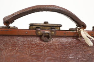 Antieke Franse art deco dokterstas krokodilprint leer 1920 – foto 1