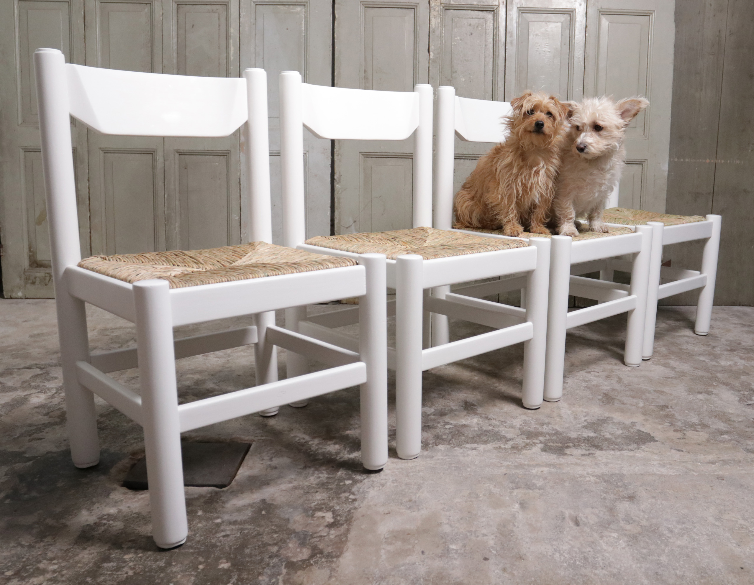 Witte biezen eetkamerstoelen Vico Magistretti Perriand stijl jaren 70 – foto 14