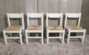Witte biezen eetkamerstoelen Vico Magistretti Perriand stijl jaren 70 – foto 3