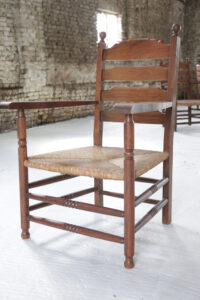 Hollandse eiken ladderback fauteuil met biezen zitting jaren 30 – foto 3