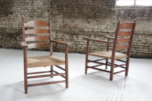 Hollandse eiken ladderback fauteuil met biezen zitting jaren 30 – foto 1