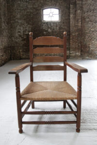 Hollandse eiken ladderback fauteuil met biezen zitting jaren 30 – foto 15