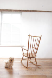 Scandinavische mid-century eiken schommelstoel – foto 5