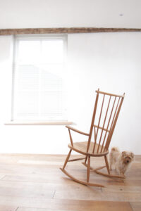 Scandinavische mid-century eiken schommelstoel – foto 8