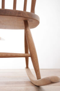 Scandinavische mid-century eiken schommelstoel – foto 12
