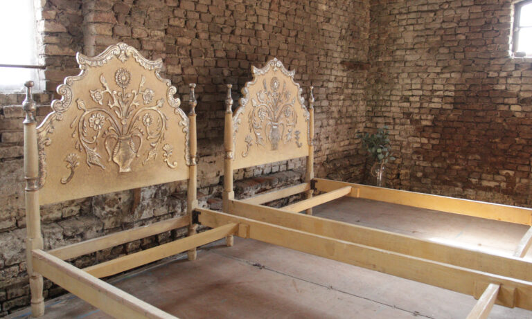 Een Droomvondst Romantische Bed Ombouw uit de Jaren 60!