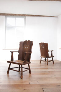 Brutalist eiken loungestoel met biezen zitting circa 1935 – foto 9